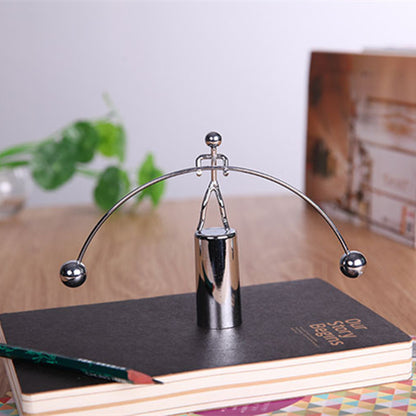 Iron Man Équilibriste - Sculpture Métal