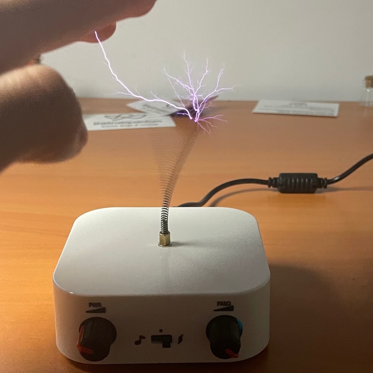 Touch and musical Tesla coil 3